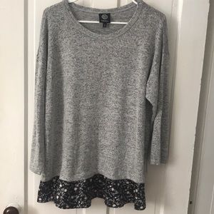 Bobeau Grey Rayon Top w/Poly hem